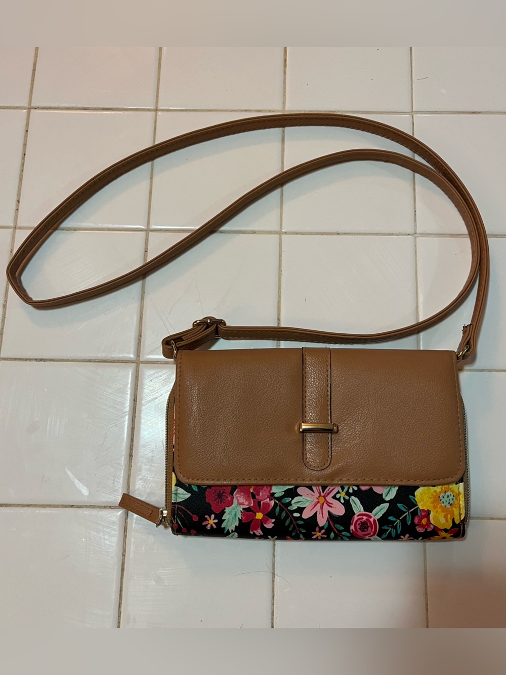 🌸👛 Floral Accent Tan Crossbody Bag 👛🌸